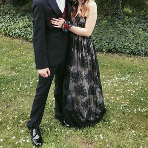 Black lace prom dress!